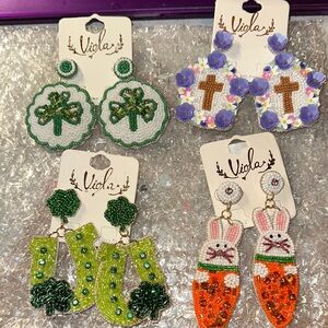 Viola Holiday Earrings Set